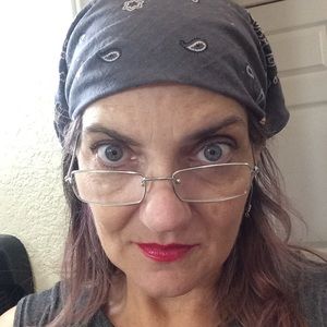 Meet your Posher, Carolyn